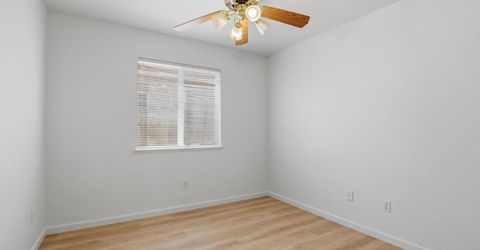 1061 Courtyard Dr, Yuba City, CA 95991 Photo