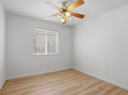 1061 Courtyard Dr, Yuba City, CA 95991 Photo