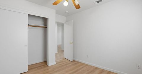 1061 Courtyard Dr, Yuba City, CA 95991 Photo