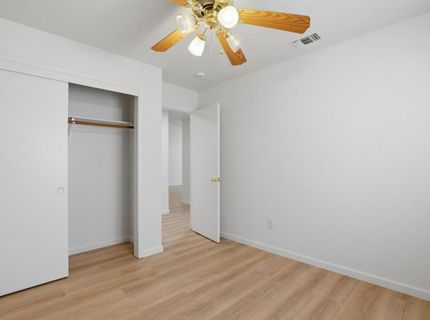 1061 Courtyard Dr, Yuba City, CA 95991 Photo