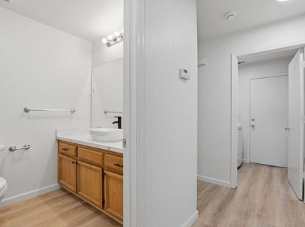 1061 Courtyard Dr, Yuba City, CA 95991 Photo