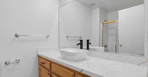 1061 Courtyard Dr, Yuba City, CA 95991 Photo