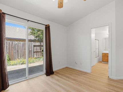 1061 Courtyard Dr, Yuba City, CA 95991 Photo