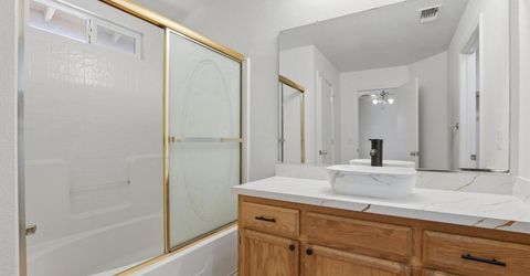 1061 Courtyard Dr, Yuba City, CA 95991 Photo