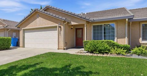 1061 Courtyard Dr, Yuba City, CA 95991 Photo