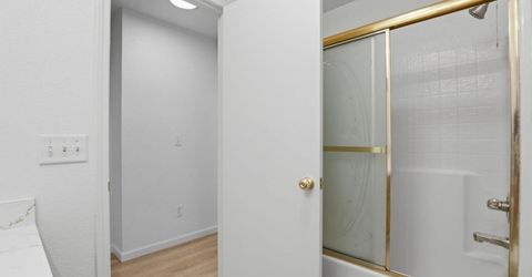 1061 Courtyard Dr, Yuba City, CA 95991 Photo