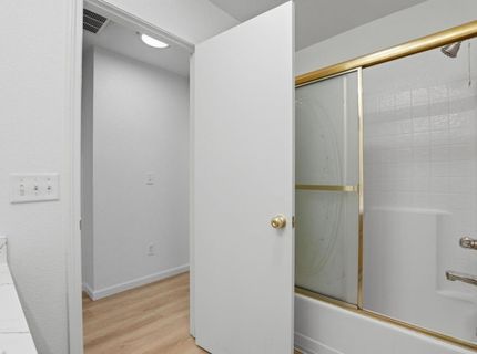 1061 Courtyard Dr, Yuba City, CA 95991 Photo