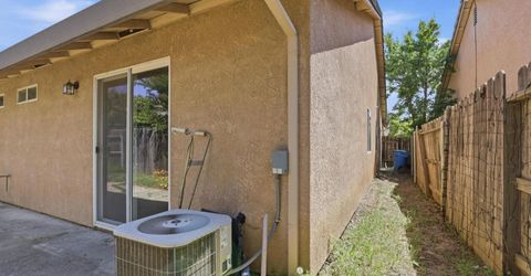 1061 Courtyard Dr, Yuba City, CA 95991 Photo