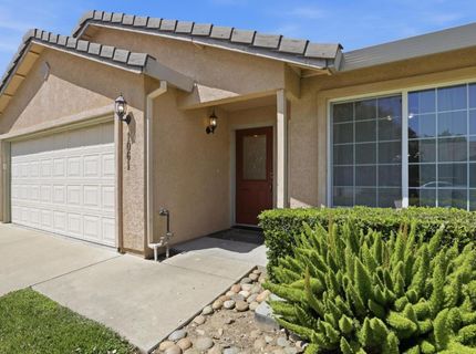 1061 Courtyard Dr, Yuba City, CA 95991 Photo