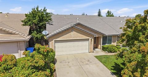 1061 Courtyard Dr, Yuba City, CA 95991 Photo