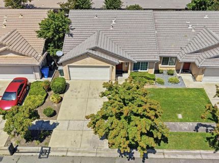 1061 Courtyard Dr, Yuba City, CA 95991 Photo