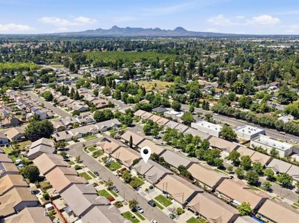 1061 Courtyard Dr, Yuba City, CA 95991 Photo