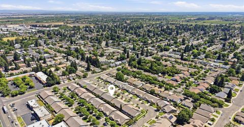 1061 Courtyard Dr, Yuba City, CA 95991 Photo