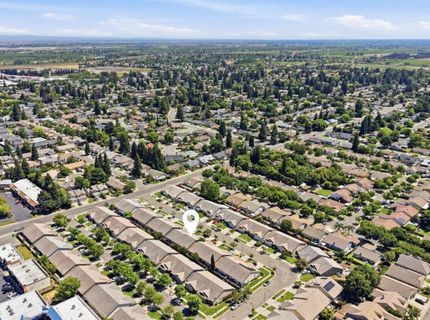 1061 Courtyard Dr, Yuba City, CA 95991 Photo