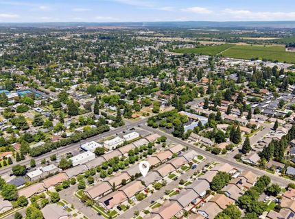 1061 Courtyard Dr, Yuba City, CA 95991 Photo