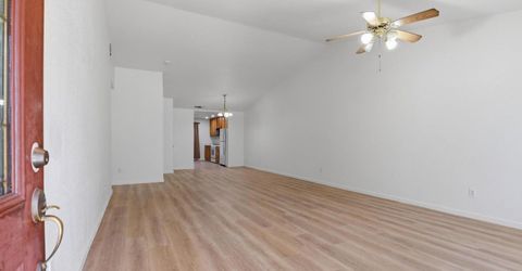 1061 Courtyard Dr, Yuba City, CA 95991 Photo