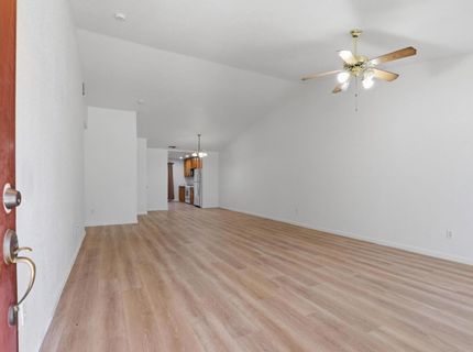 1061 Courtyard Dr, Yuba City, CA 95991 Photo