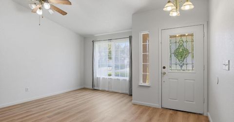 1061 Courtyard Dr, Yuba City, CA 95991 Photo