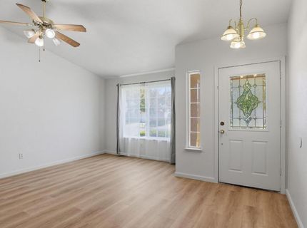 1061 Courtyard Dr, Yuba City, CA 95991 Photo