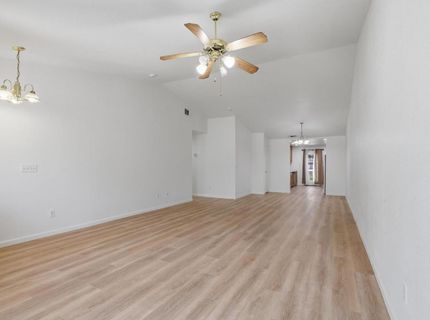 1061 Courtyard Dr, Yuba City, CA 95991 Photo