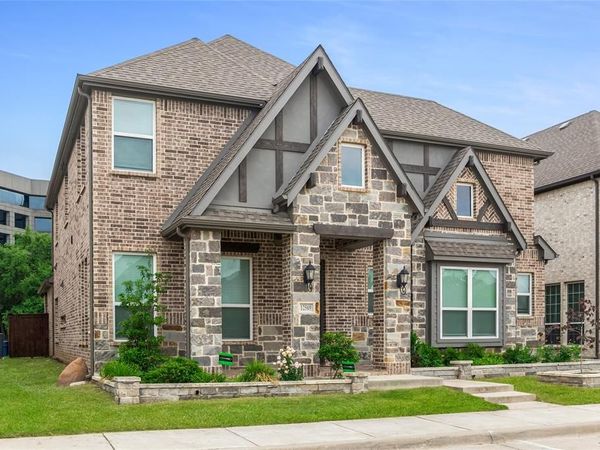 12569 Royal Oaks Lane , Farmers Branch, TX 75234