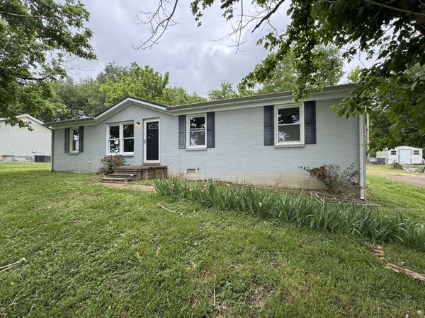 4176 Hampshire Pike, Hampshire, TN 38461