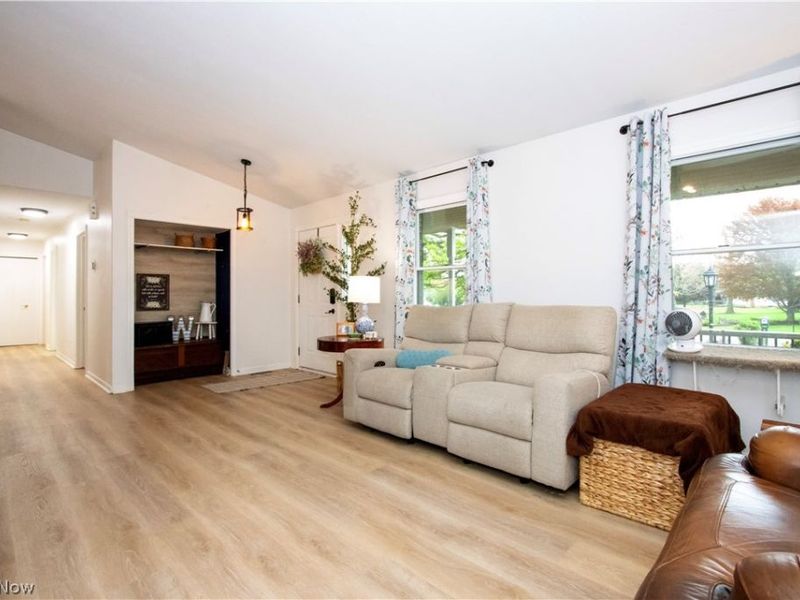 2585 Greenbriar Lane, Wooster, OH 44691 Photo 2