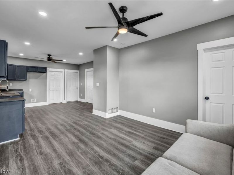 10905 Grandview Avenue, Cleveland, OH 44104 Photo 16