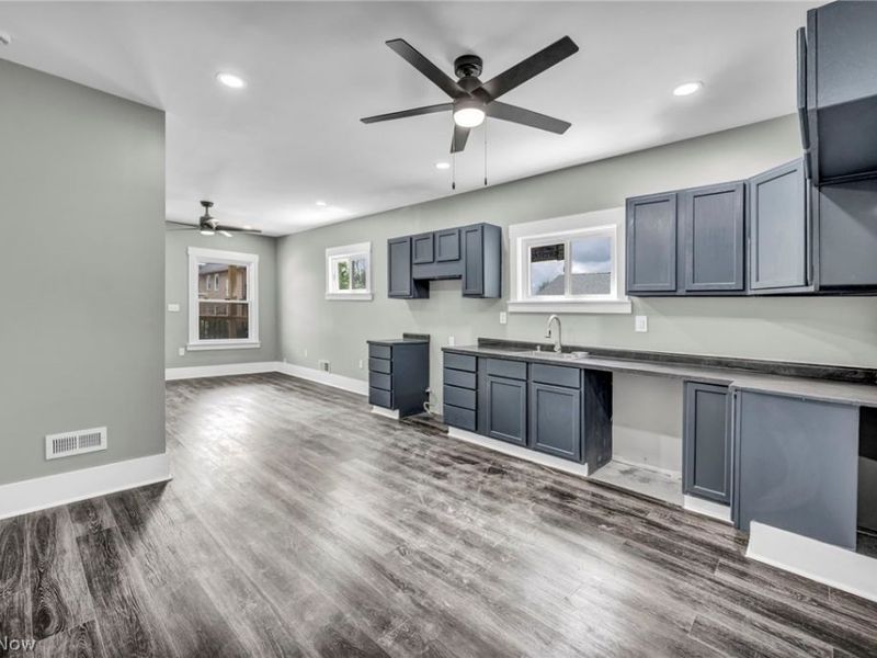 10905 Grandview Avenue, Cleveland, OH 44104 Photo 18