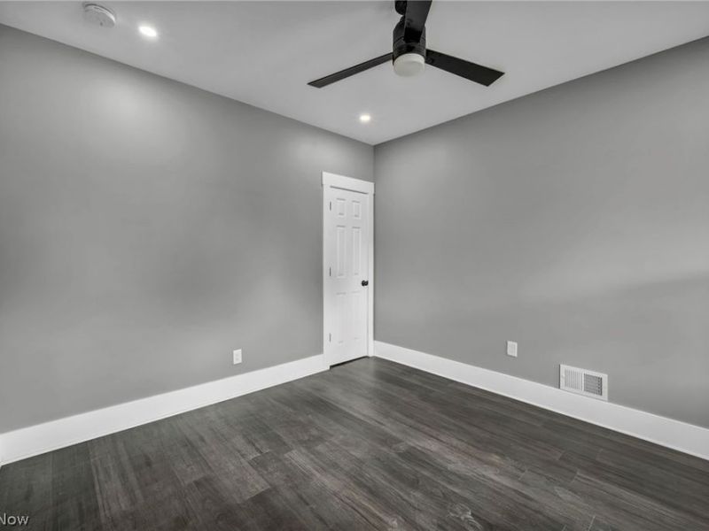 10905 Grandview Avenue, Cleveland, OH 44104 Photo 25