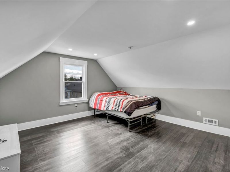 10905 Grandview Avenue, Cleveland, OH 44104 Photo 26