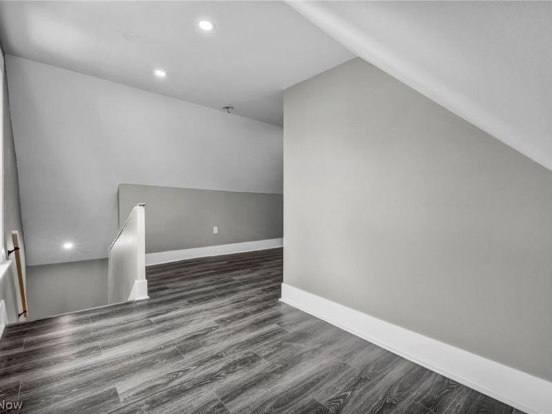 10905 Grandview Avenue, Cleveland, OH 44104 Photo 27