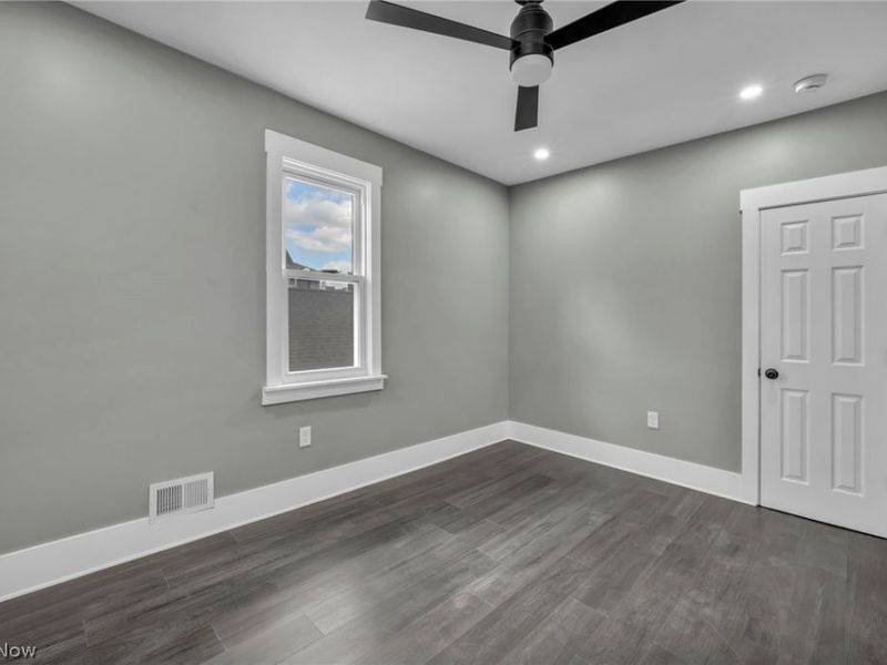 10905 Grandview Avenue, Cleveland, OH 44104 Photo 30