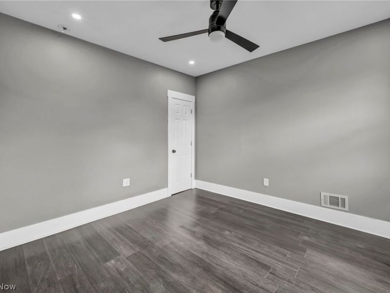 10905 Grandview Avenue, Cleveland, OH 44104 Photo 33