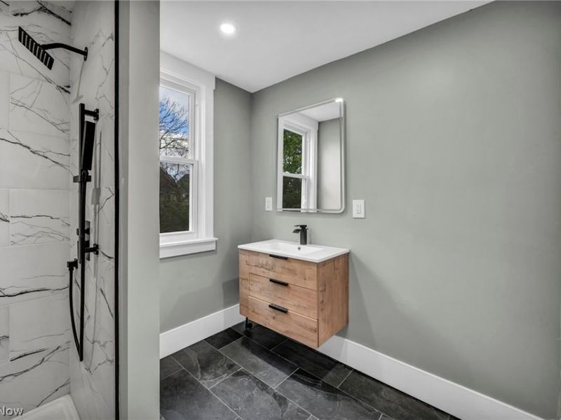 10905 Grandview Avenue, Cleveland, OH 44104 Photo 42