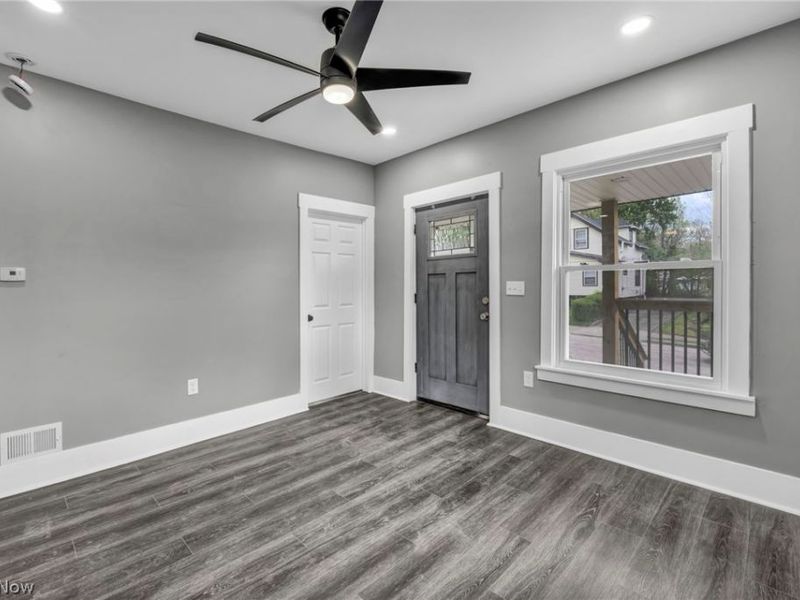 10905 Grandview Avenue, Cleveland, OH 44104 Photo 6