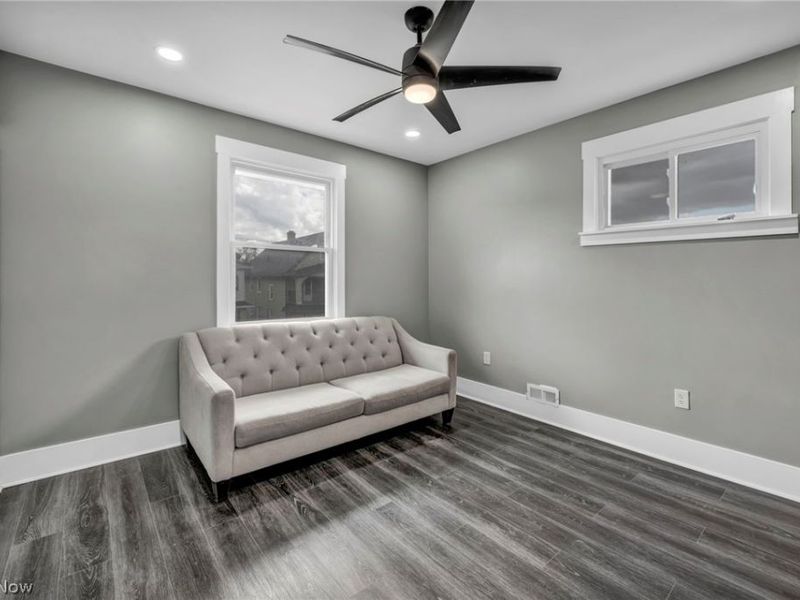 10905 Grandview Avenue, Cleveland, OH 44104 Photo 8