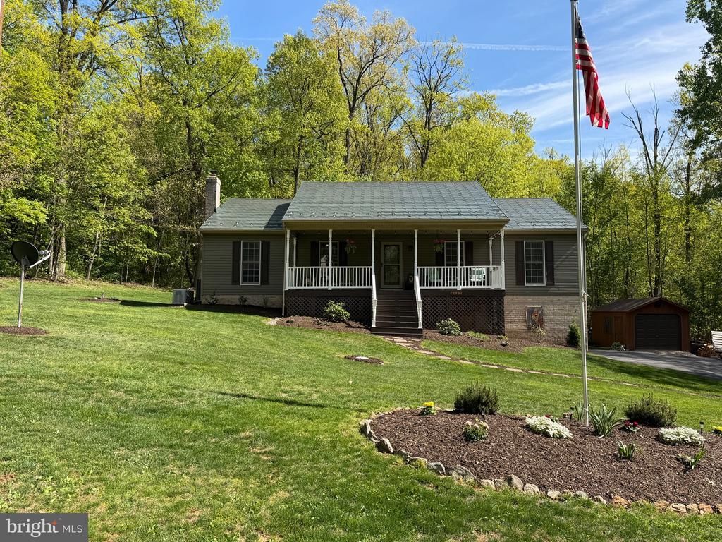 4442 SUNNY SLOPE ROAD, GLEN ROCK, PA 17327