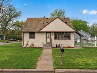 436 21st Avenue S, South Saint Paul, MN 55075