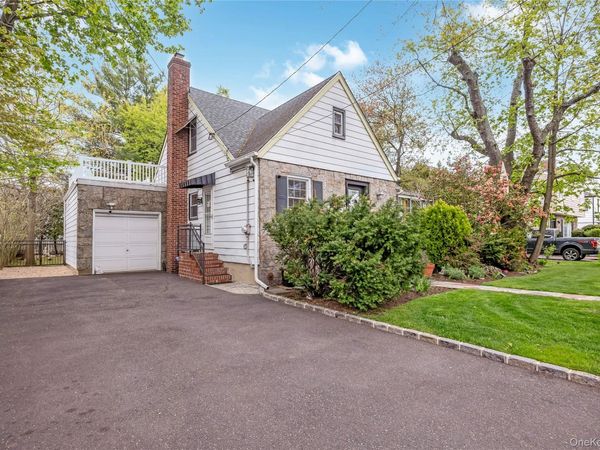 204 Franklin Avenue, Malverne, NY 11565