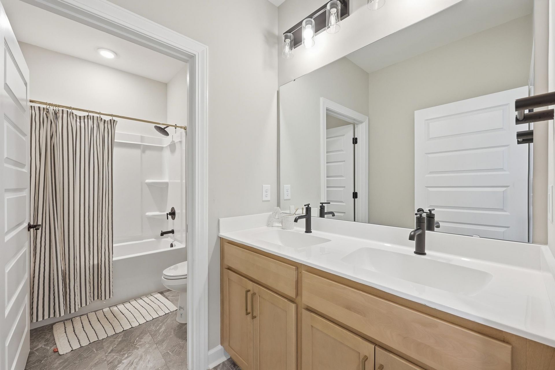 362 Starlit Way  Photo 33