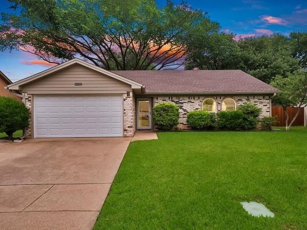 2609 N Capistrano Court , Arlington, TX 76015