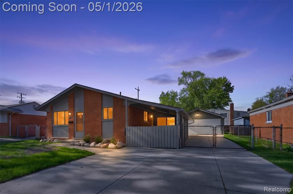 1118 W Elmwood Avenue, Clawson, MI 48017 Main Photo