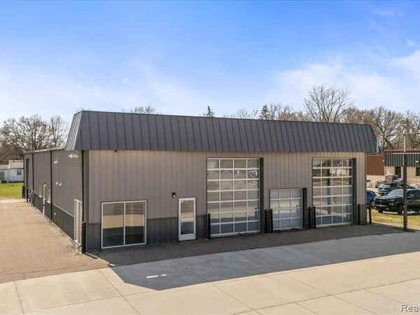 588 S Lapeer Road, Oxford Twp, MI 48371