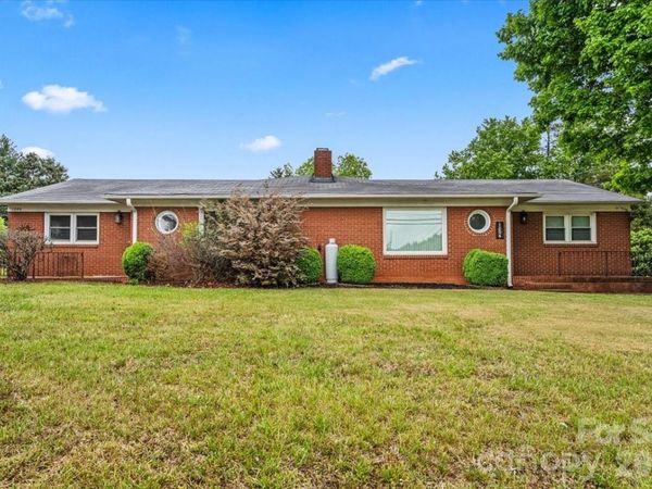 1204 W fifth Avenue, Lexington, NC 27295