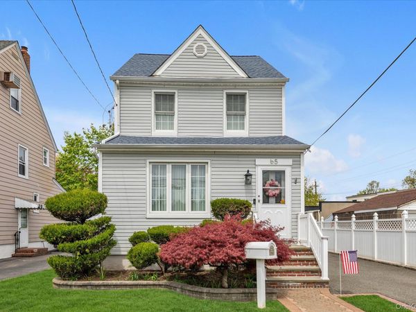 65 Liggett Road, Valley Stream, NY 11581