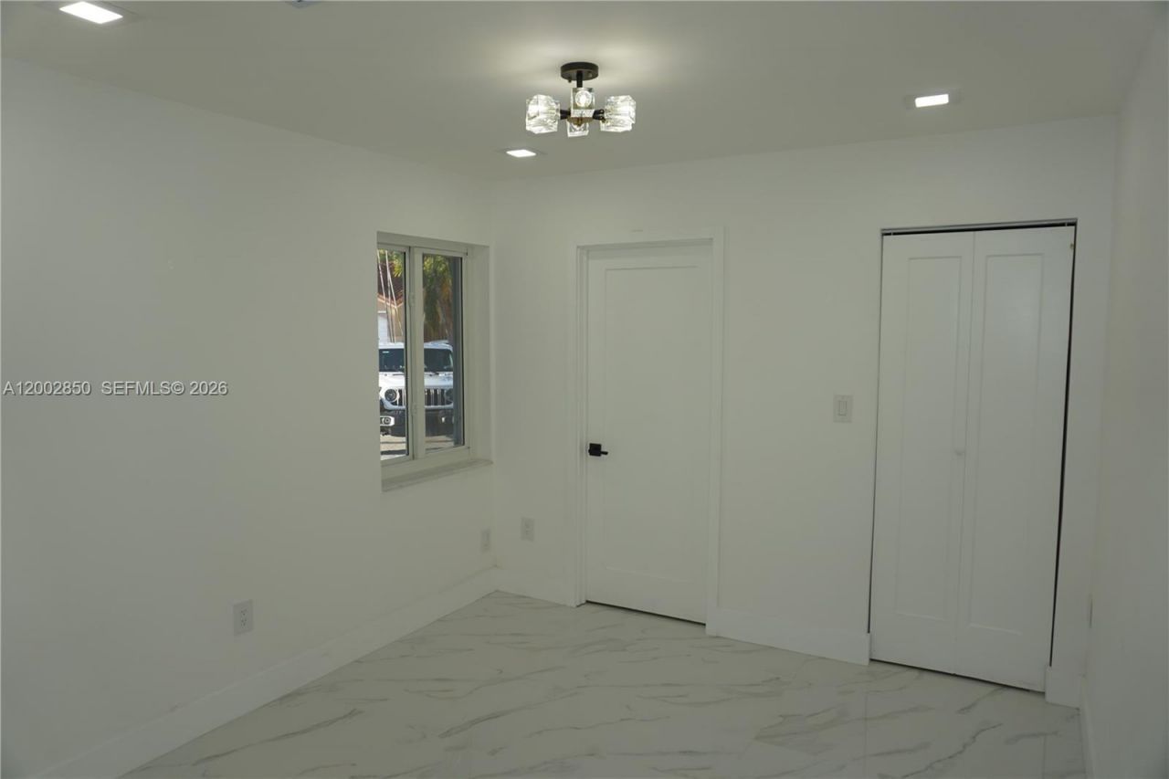 15614 SW 110th Ter , Miami, FL 33196 Photo