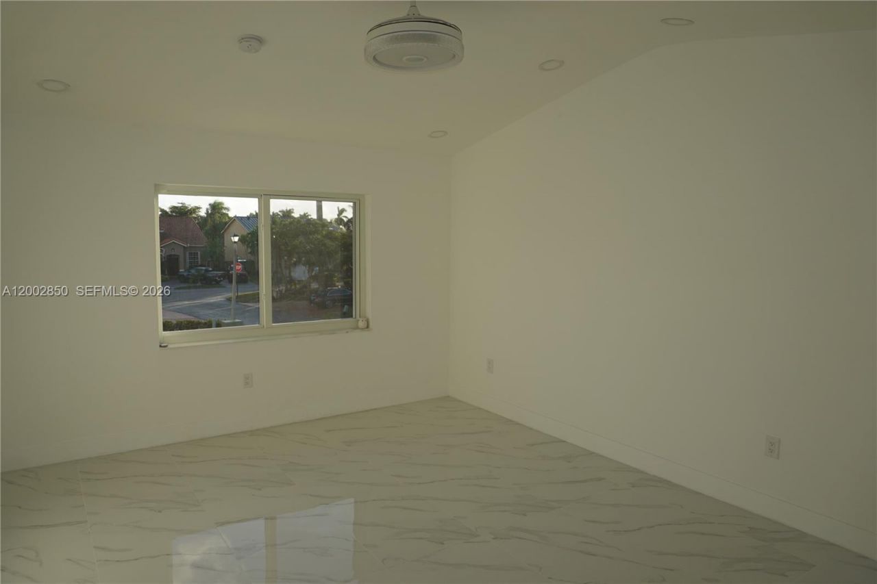15614 SW 110th Ter , Miami, FL 33196 Photo