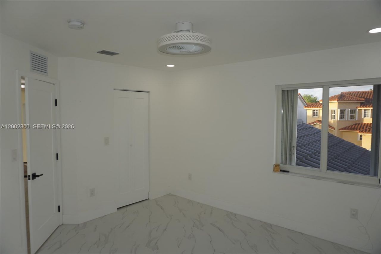 15614 SW 110th Ter , Miami, FL 33196 Photo