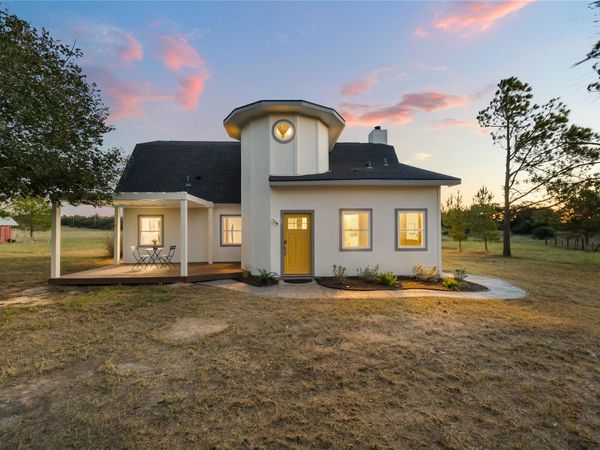 245 Country LN , McDade, TX 78650